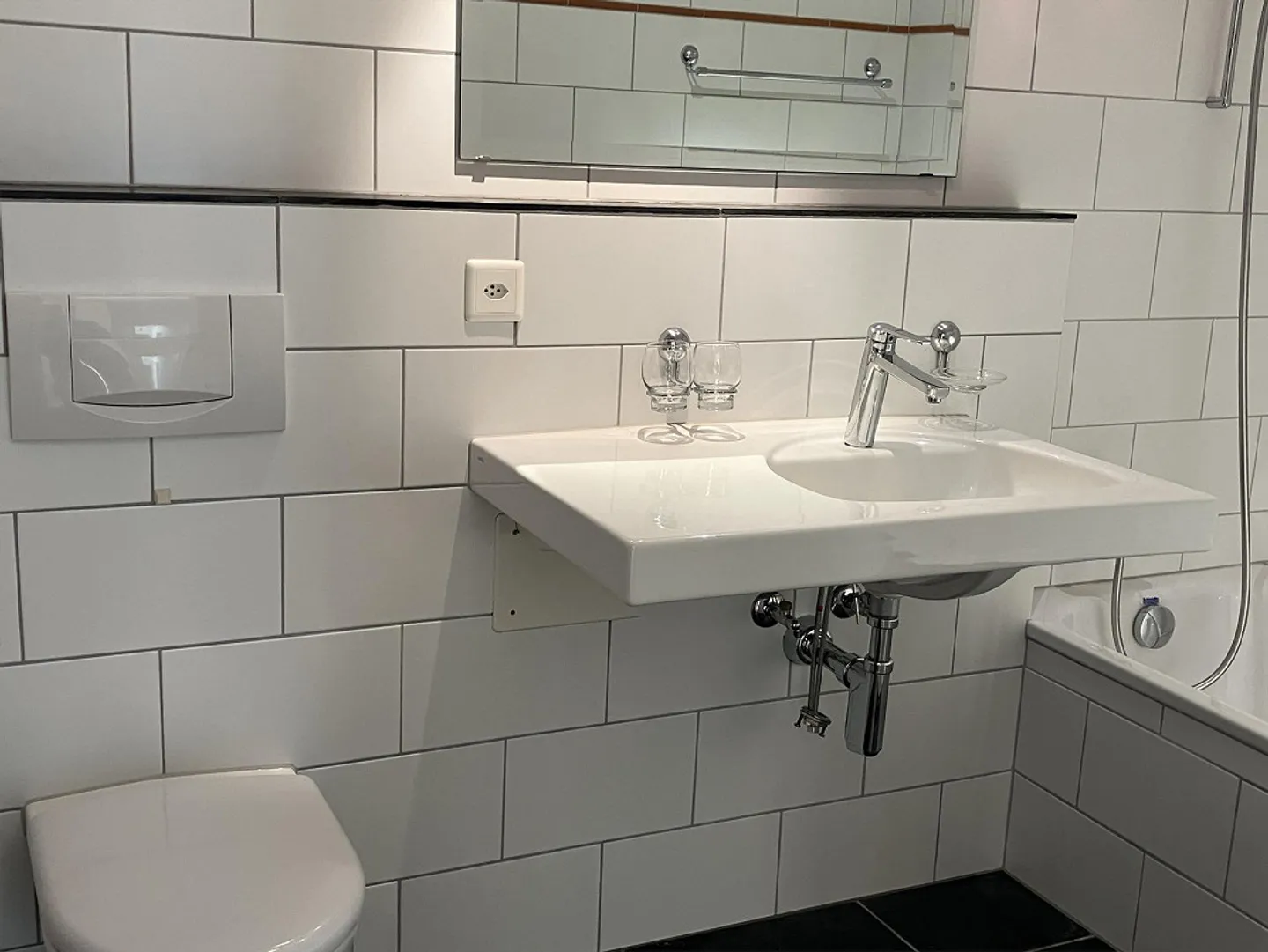 Sonnige 3.5-Zimmer-Terrassenwohnung mit See- und Bergsicht - Foto 9 von 18