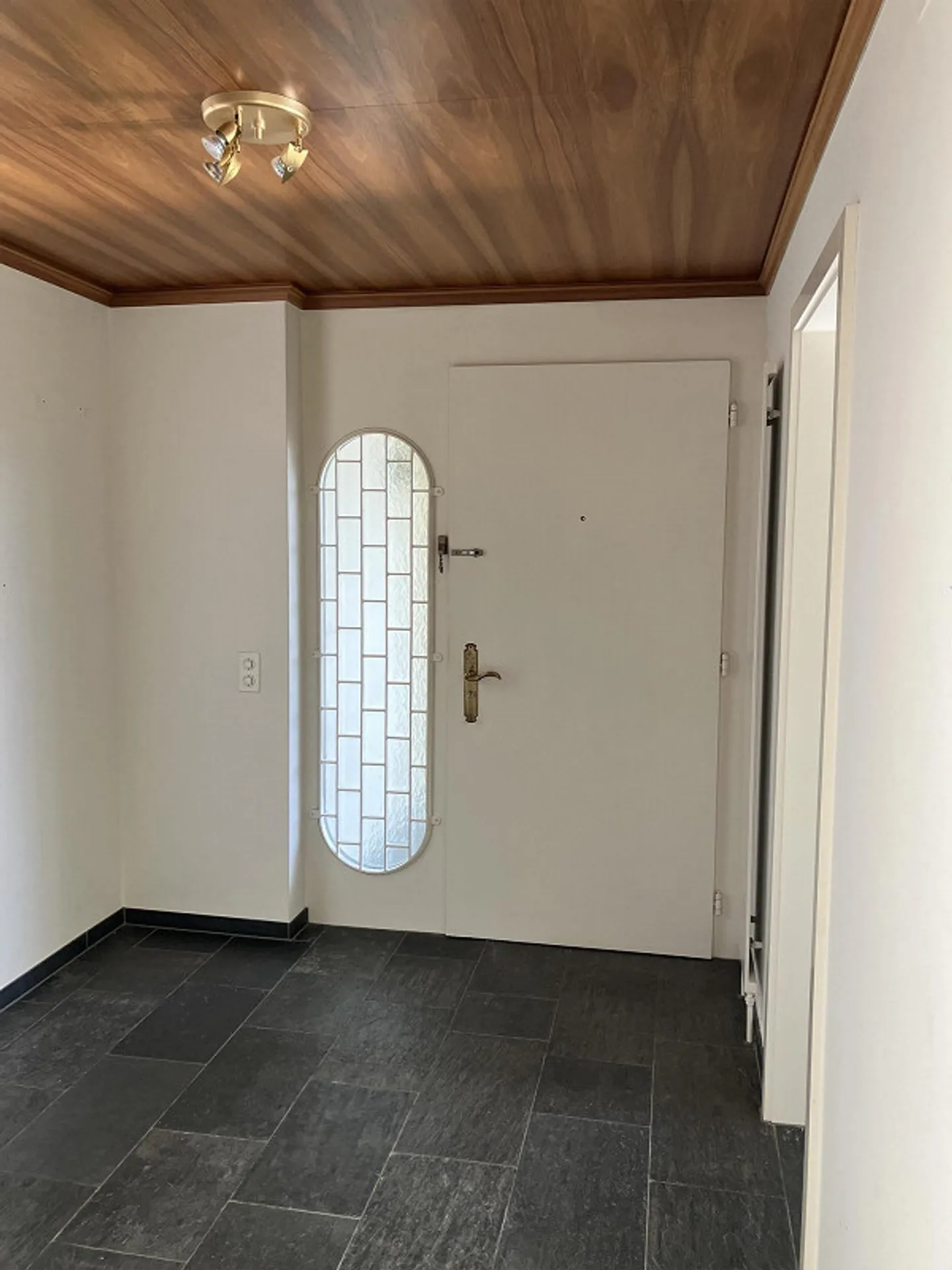 Sonnige 3.5-Zimmer-Terrassenwohnung mit See- und Bergsicht - Foto 12 von 18