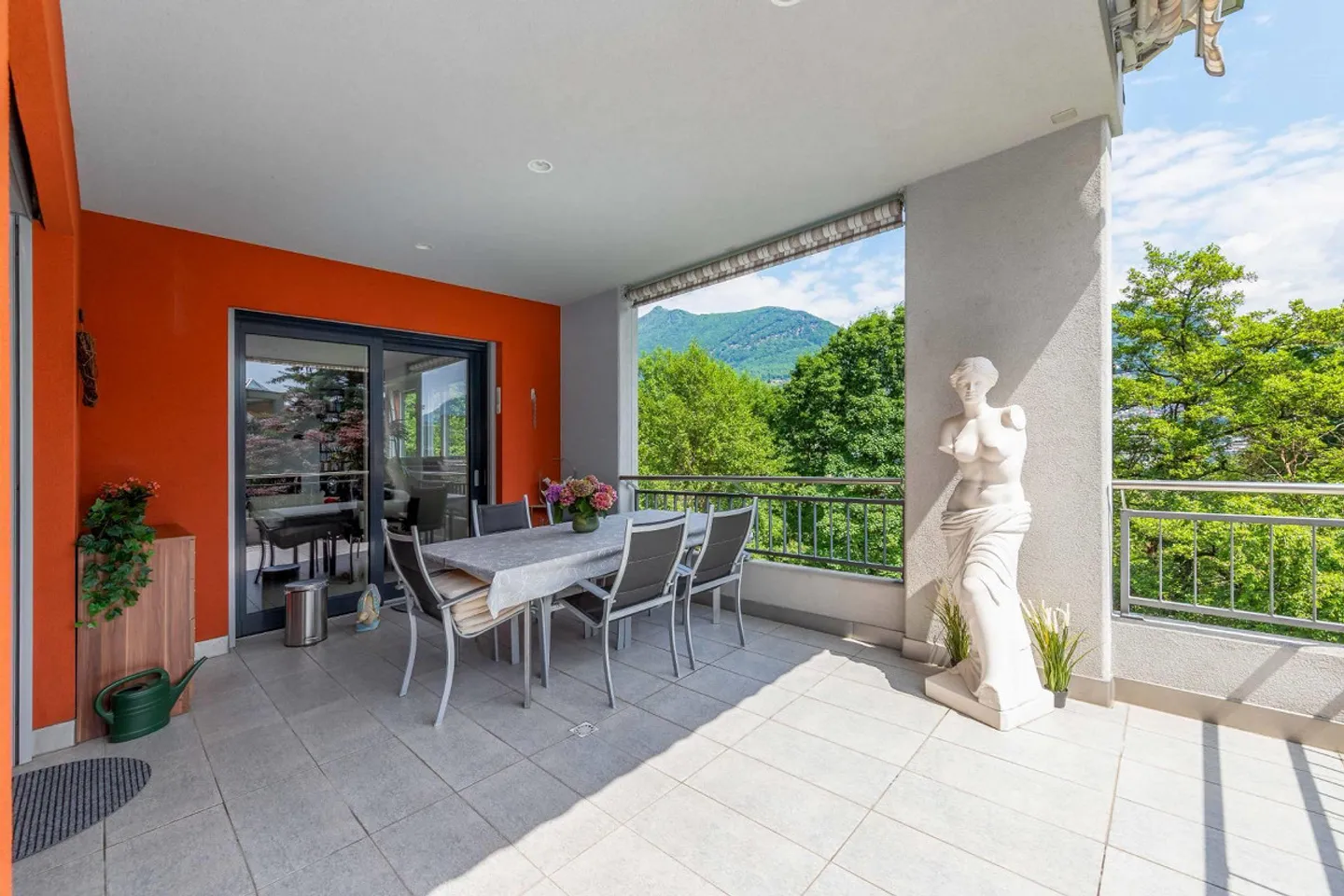 Appartement immergé dans la verdure - Photo 12 sur 13