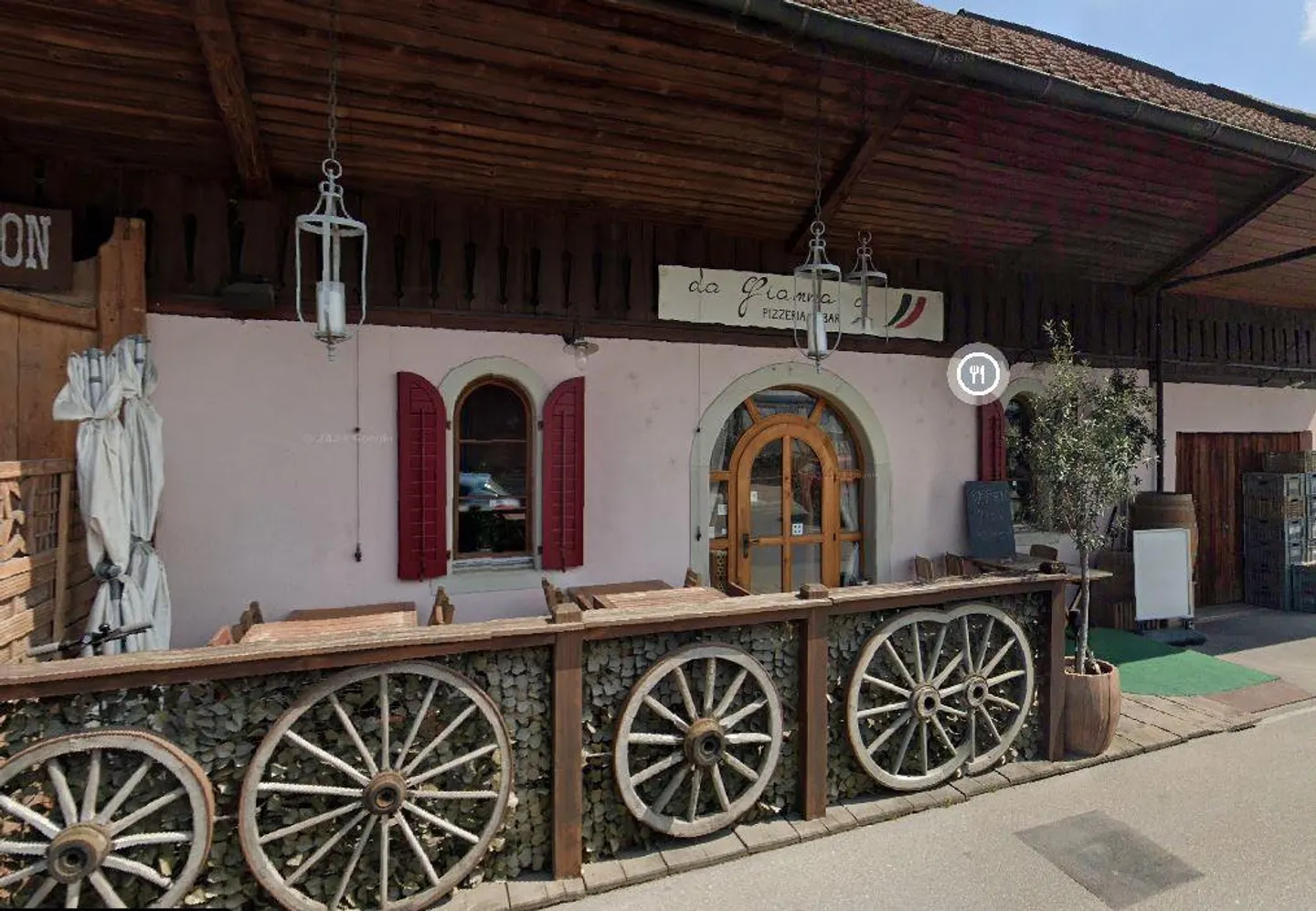 Charming Gastro Local in Root LU for Rent - Photo 1 of 13