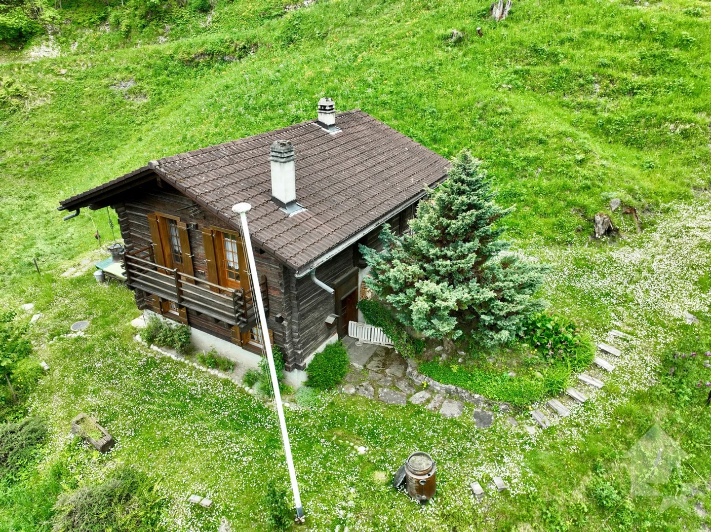 Authentic summer mayen in the Val de Bagnes, a rare alpine refuge - Photo 17 of 40