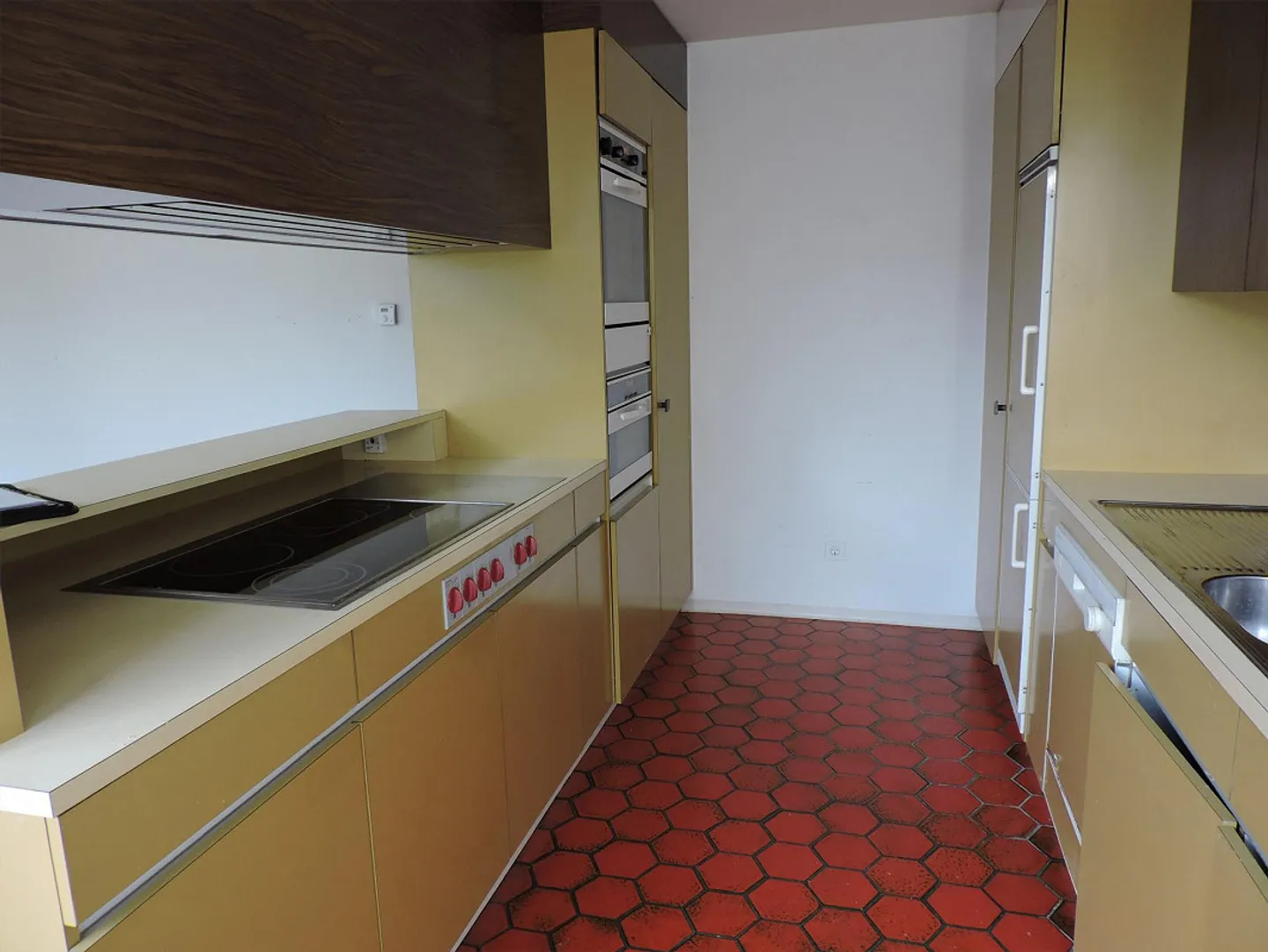 5.5 Room Row House - Photo 5 of 16