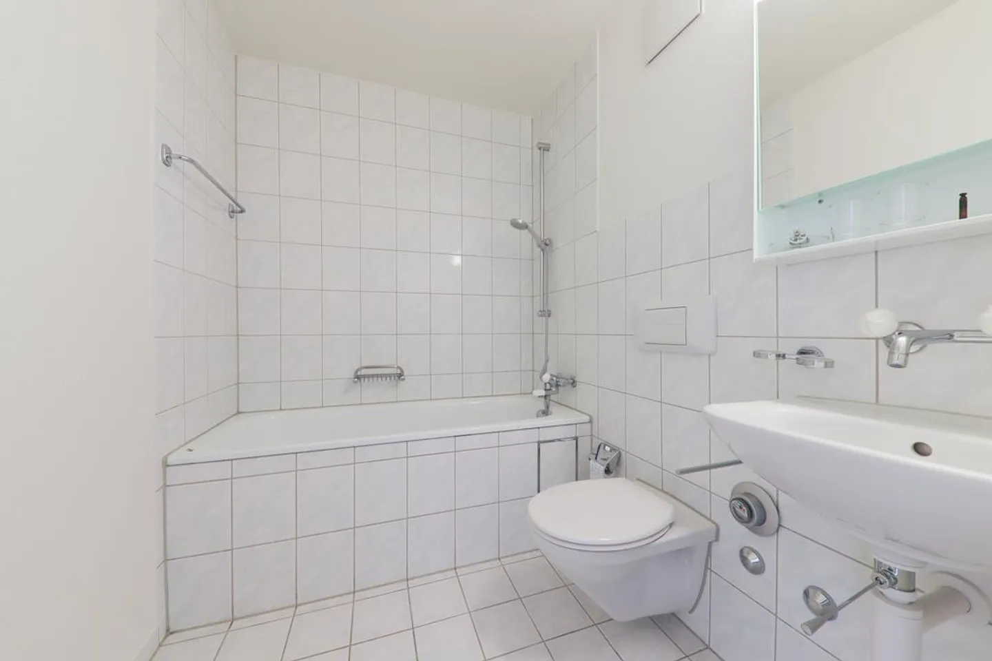 Cozy 3.5-room apartment in Birsfelden - Photo 3 of 9