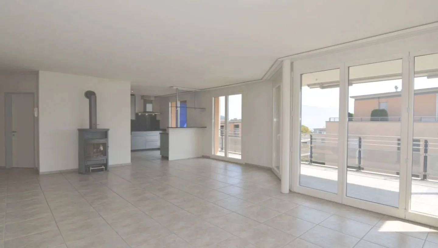 TOP LOCATION at TOP PRICE – INCLUDING LAKE AND DISTANT VIEW ***** - Photo 8 of 19