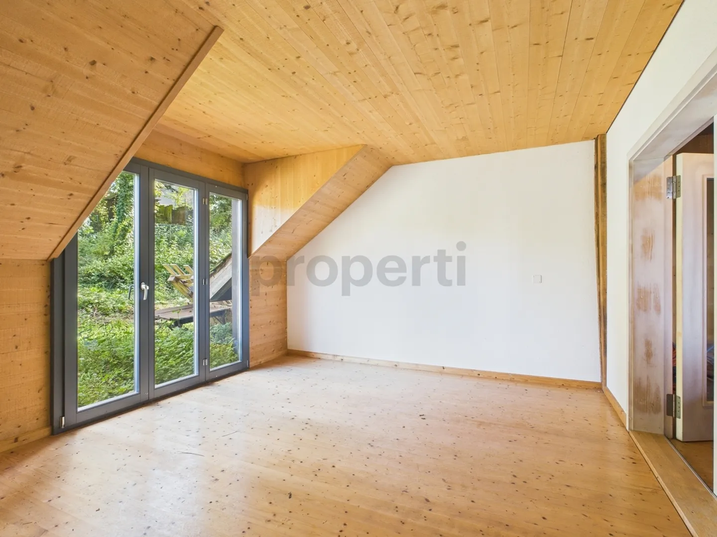 Ampia casa unifamiliare con potenziale ad Arisdorf - Foto 10 di 13