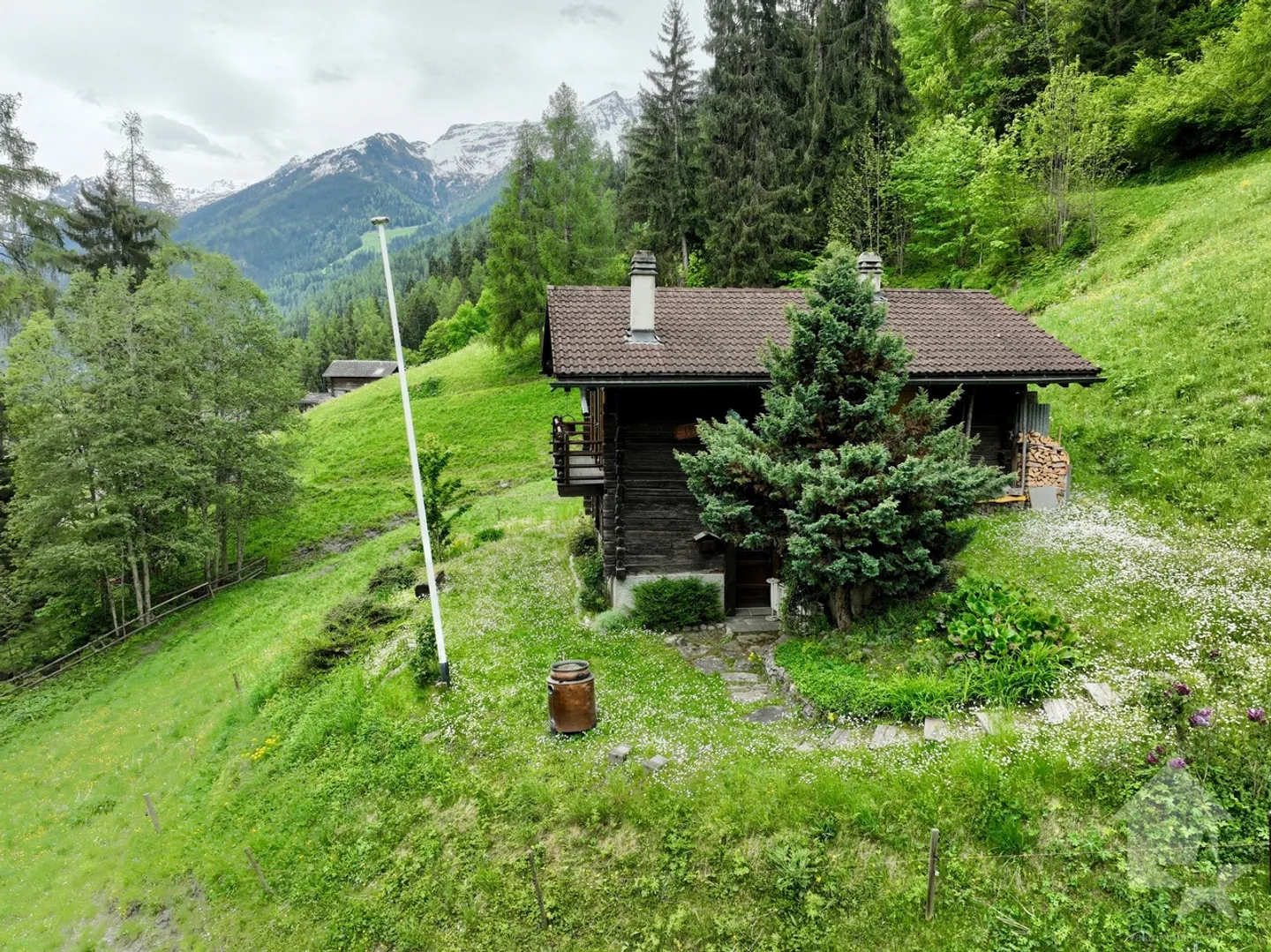 Authentic summer mayen in the Val de Bagnes, a rare alpine refuge - Photo 18 of 40