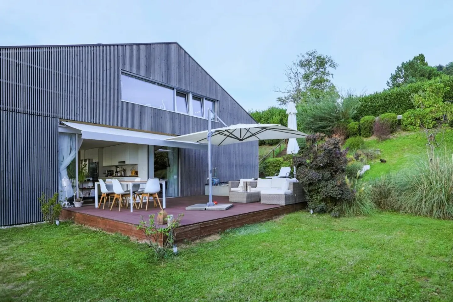 Casa a schiera di 6,5 locali con giardino e vista lago - Foto 10 di 11
