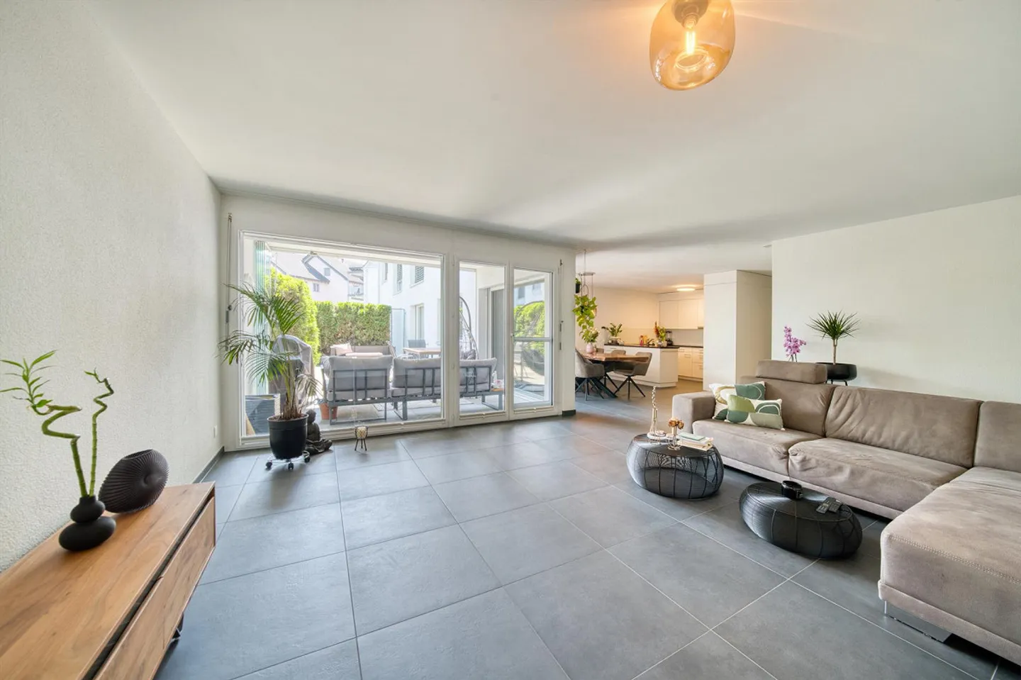 Appartamento al piano terra di 3 1/2 locali a Lachen - Foto 2 di 13