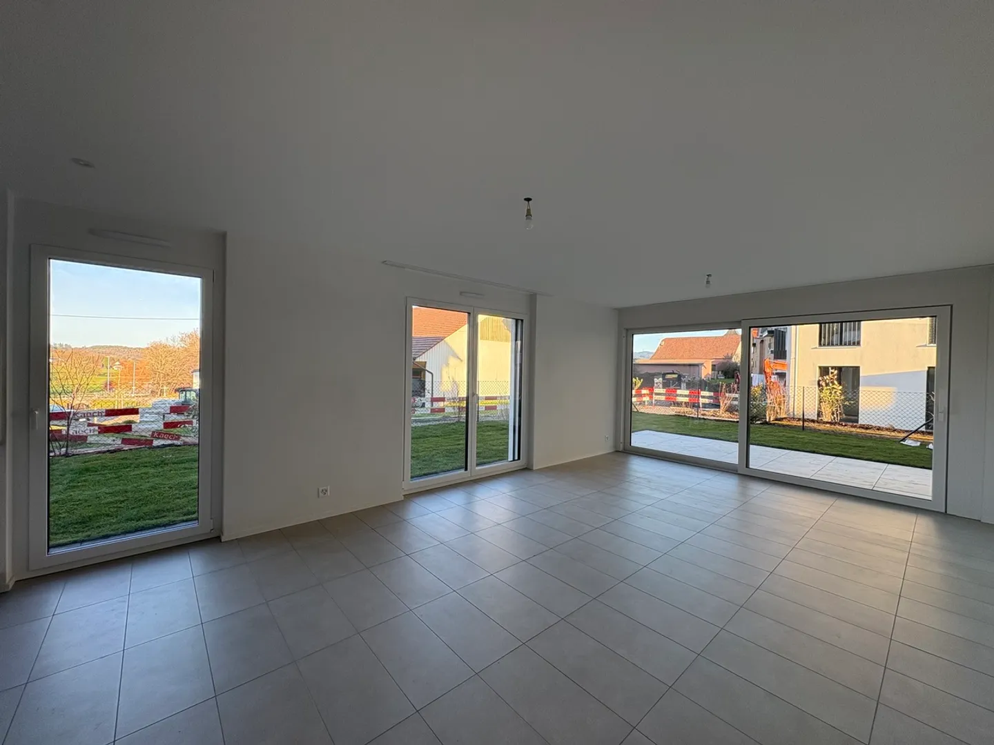 4.5 Room New Build on the Ground Floor with Garden, Ideal for a Family - Photo 2 of 10