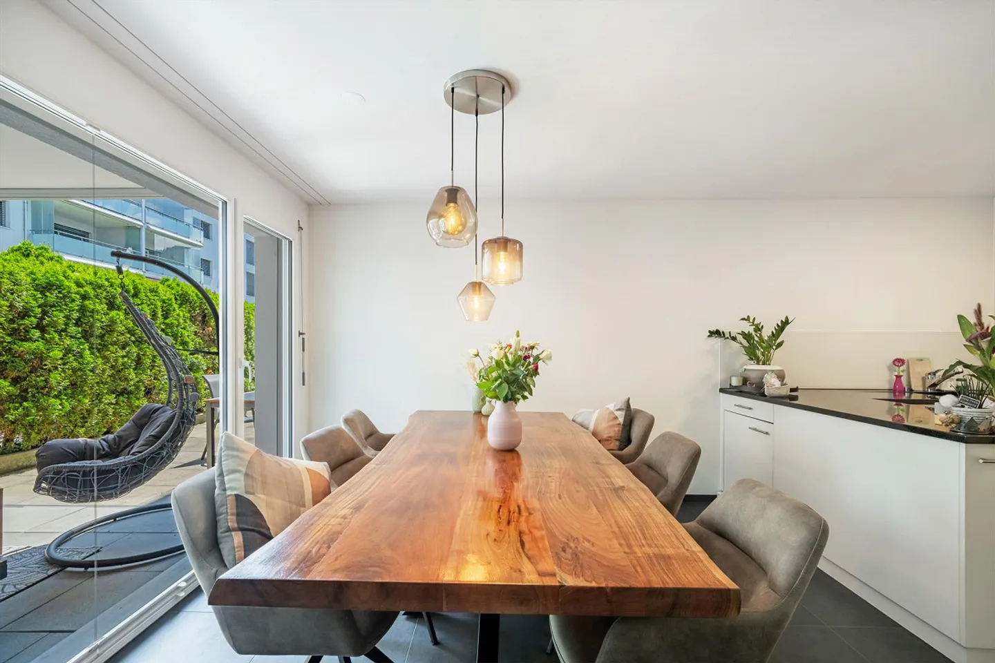 Appartamento al piano terra di 3 1/2 locali a Lachen - Foto 3 di 13