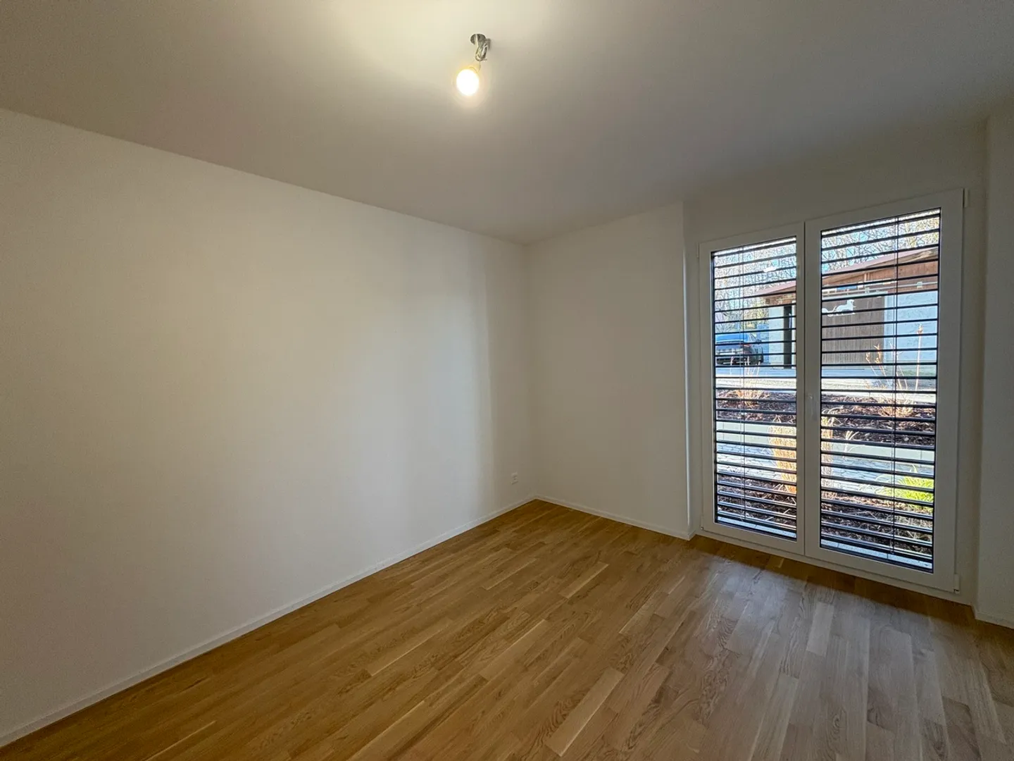 4.5 Room New Build on the Ground Floor with Garden, Ideal for a Family - Photo 5 of 10