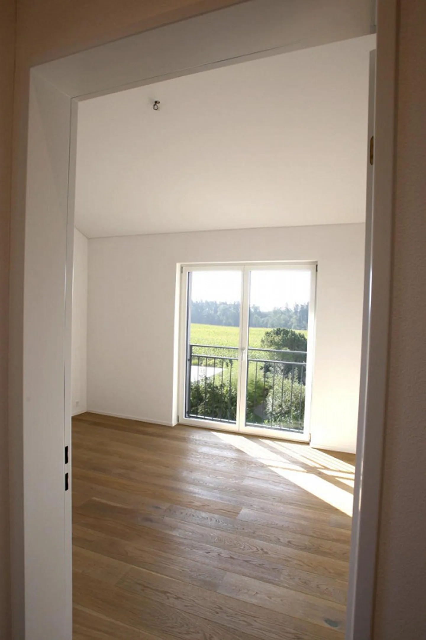 Moderne 3.5 Zimmer-Wohnung - Foto 2 von 7