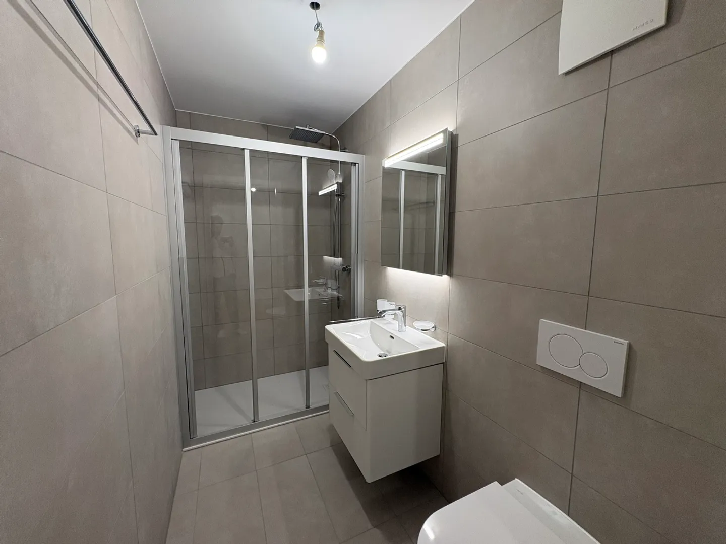 4.5 Room New Build on the Ground Floor with Garden, Ideal for a Family - Photo 7 of 10