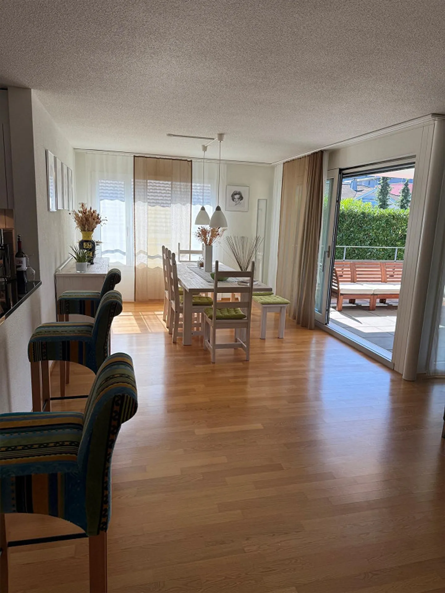 Condominio di 4 1/2 stanze in una posizione tranquilla e centrale - Foto 3 di 12