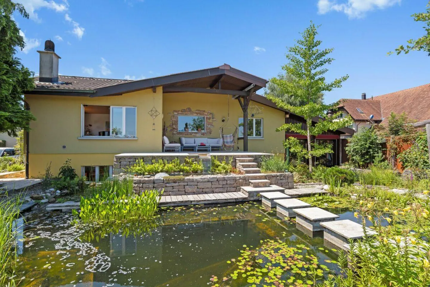 Unique panoramic view and beautiful garden - Photo 1 of 14