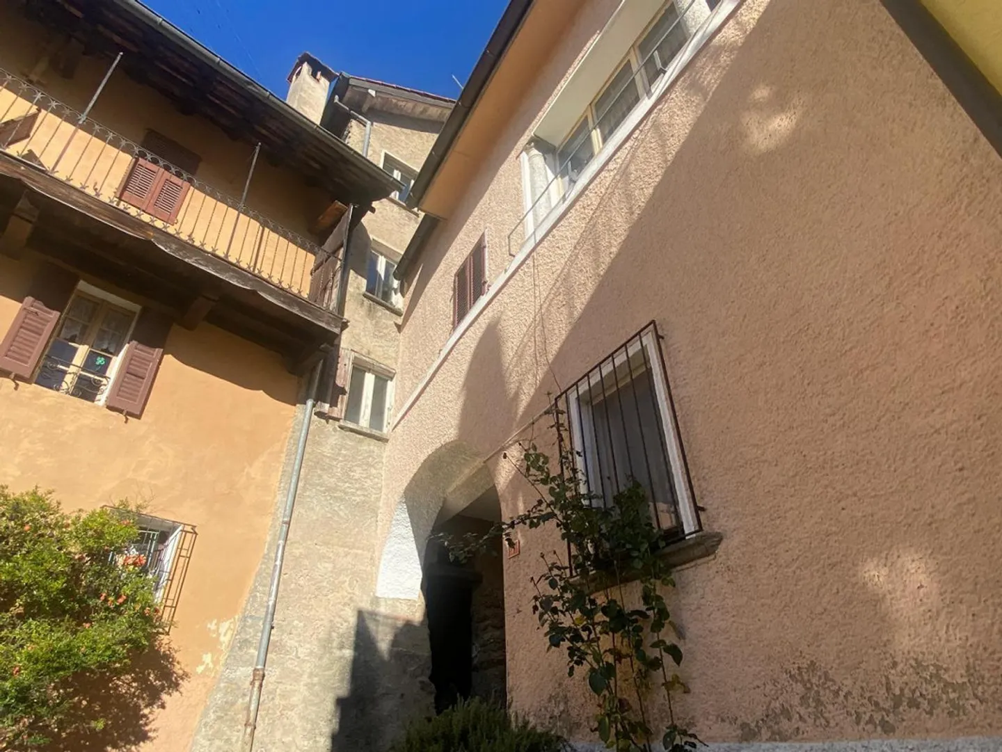 Maison de village de 4 pièces à rénover / maison à restaurer dans le noyau - Photo 1 sur 23