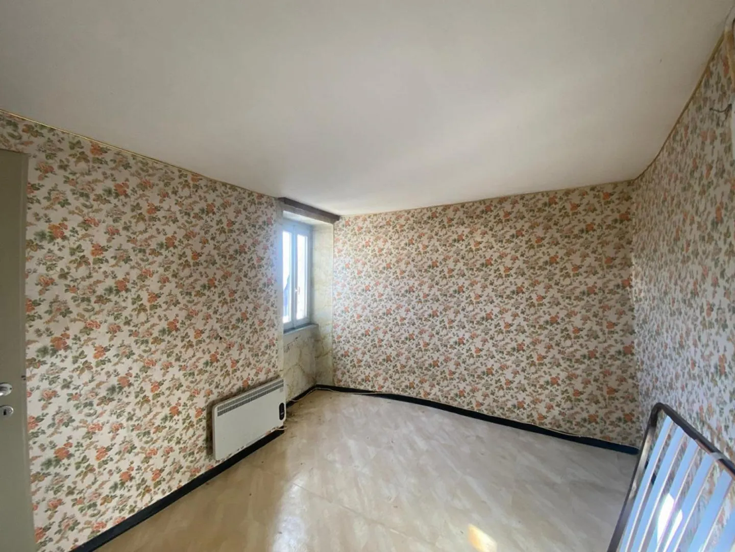 Maison de village de 4 pièces à rénover / maison à restaurer dans le noyau - Photo 5 sur 23
