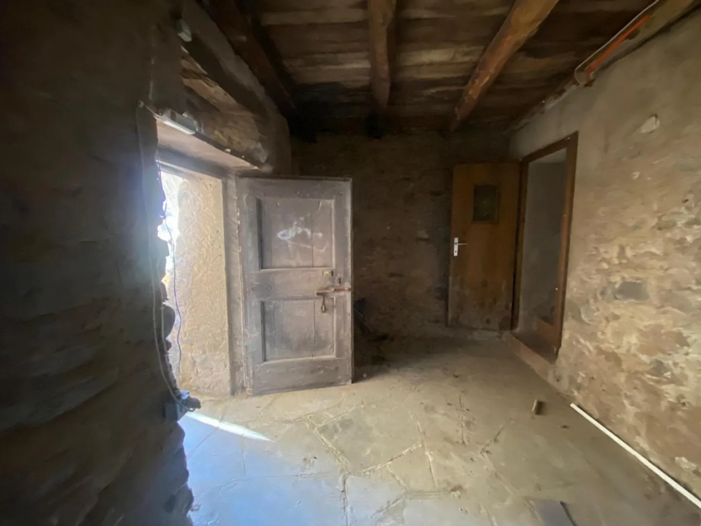 Maison de village de 4 pièces à rénover / maison à restaurer dans le noyau - Photo 15 sur 23