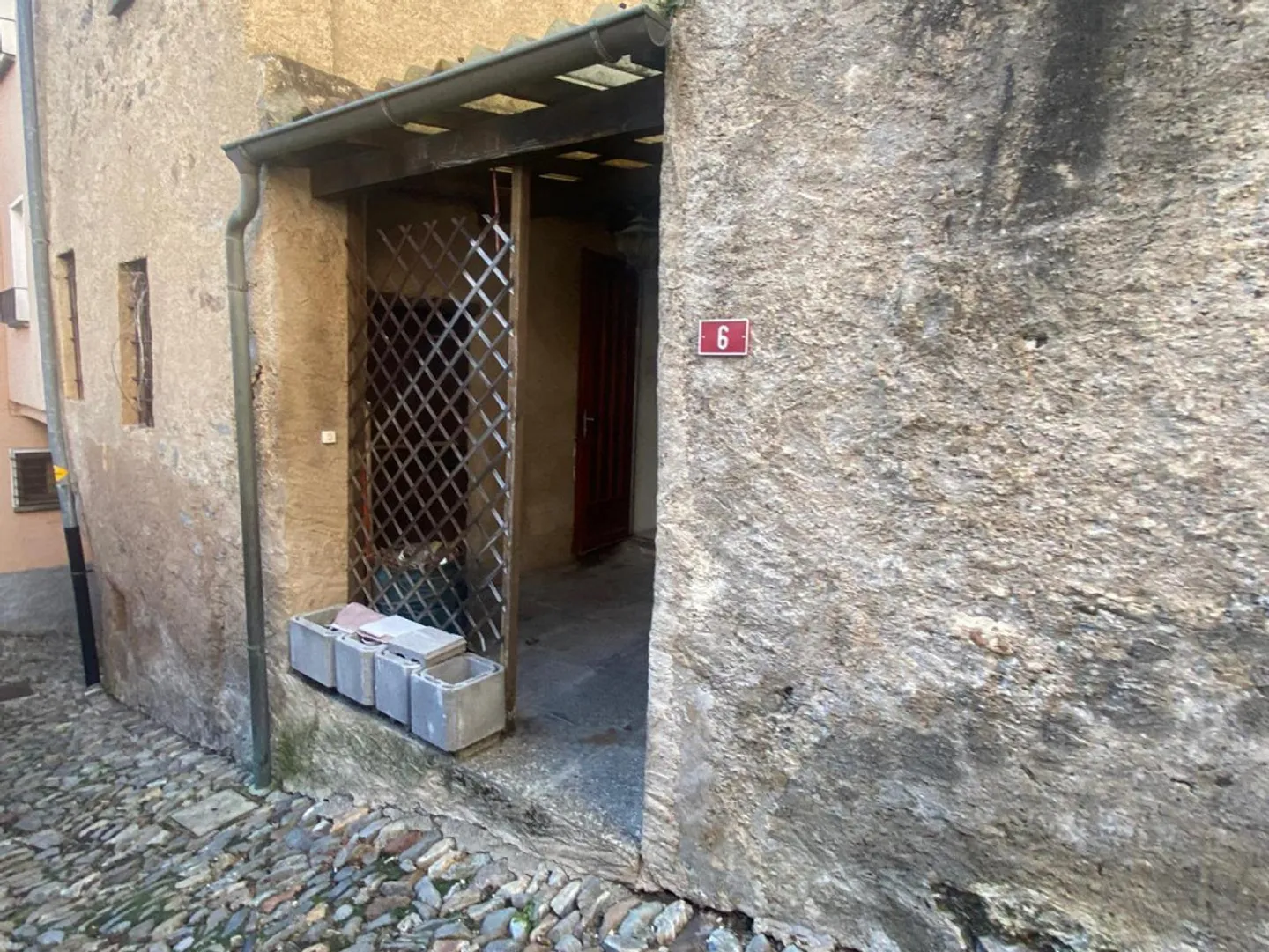 Maison de village de 4 pièces à rénover / maison à restaurer dans le noyau - Photo 16 sur 23