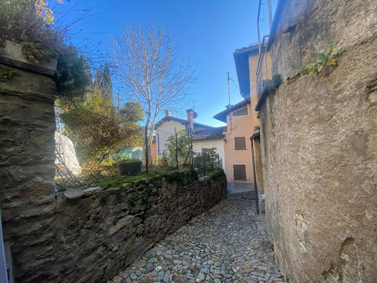 Maison de village de 4 pièces à rénover / maison à restaurer dans le noyau - Photo 18 sur 23