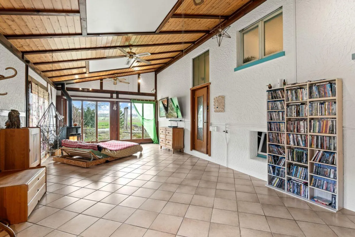 Unique panoramic view and beautiful garden - Photo 11 of 14