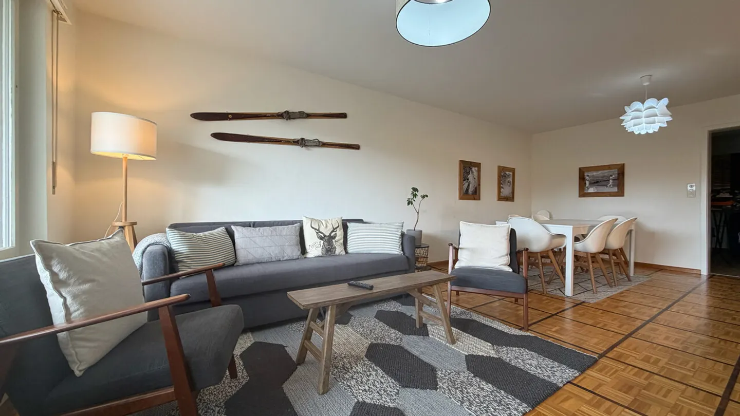 Appartamento con 3 camere nel centro di Crans con un grande balcone - Foto 3 di 9