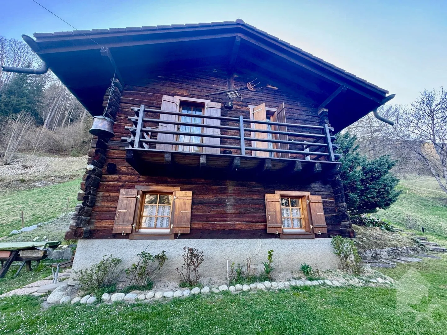 Authentic summer mayen in the Val de Bagnes, a rare alpine refuge - Photo 25 of 40