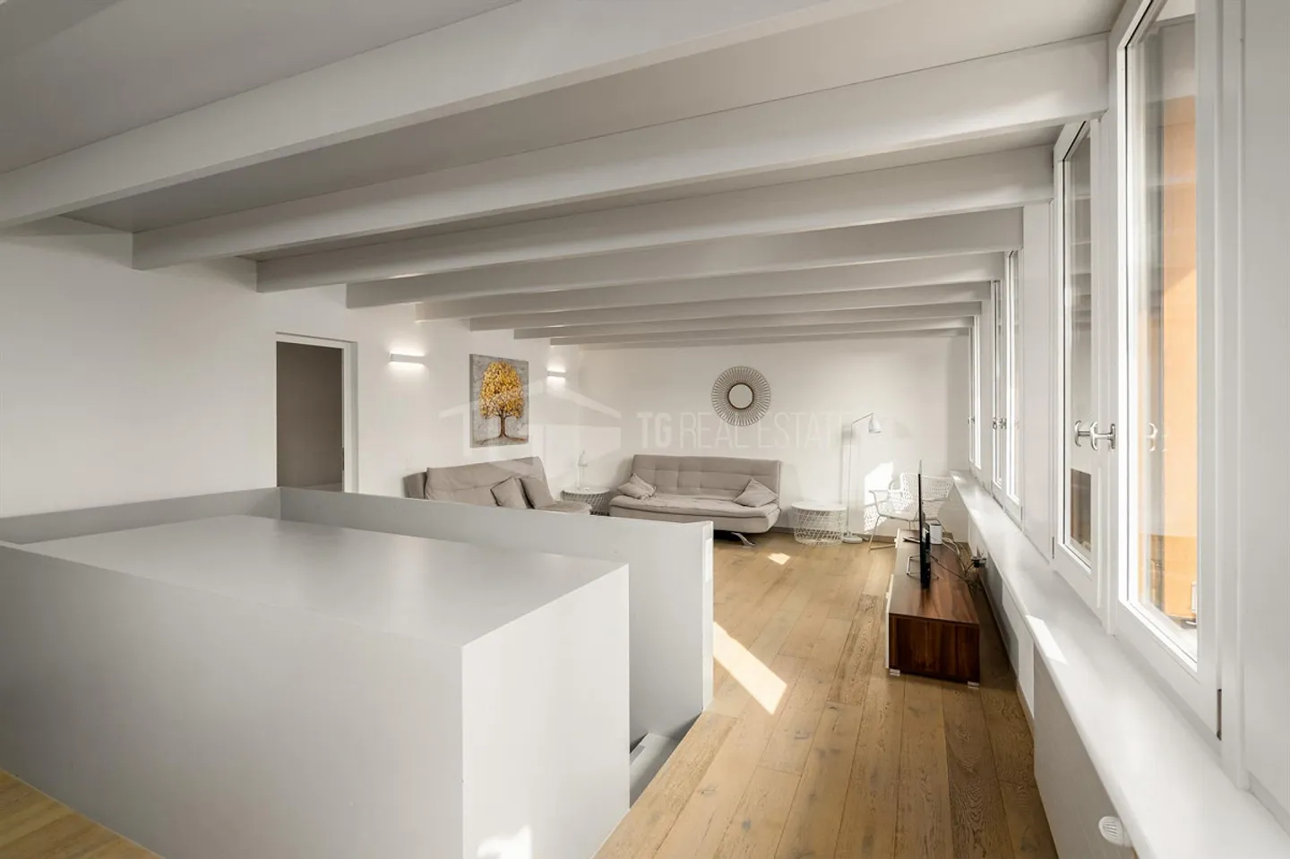 DUPLEX DE 4,5 PIÈCES COMPLÈTEMENT MEUBLÉ - Photo 3 sur 13