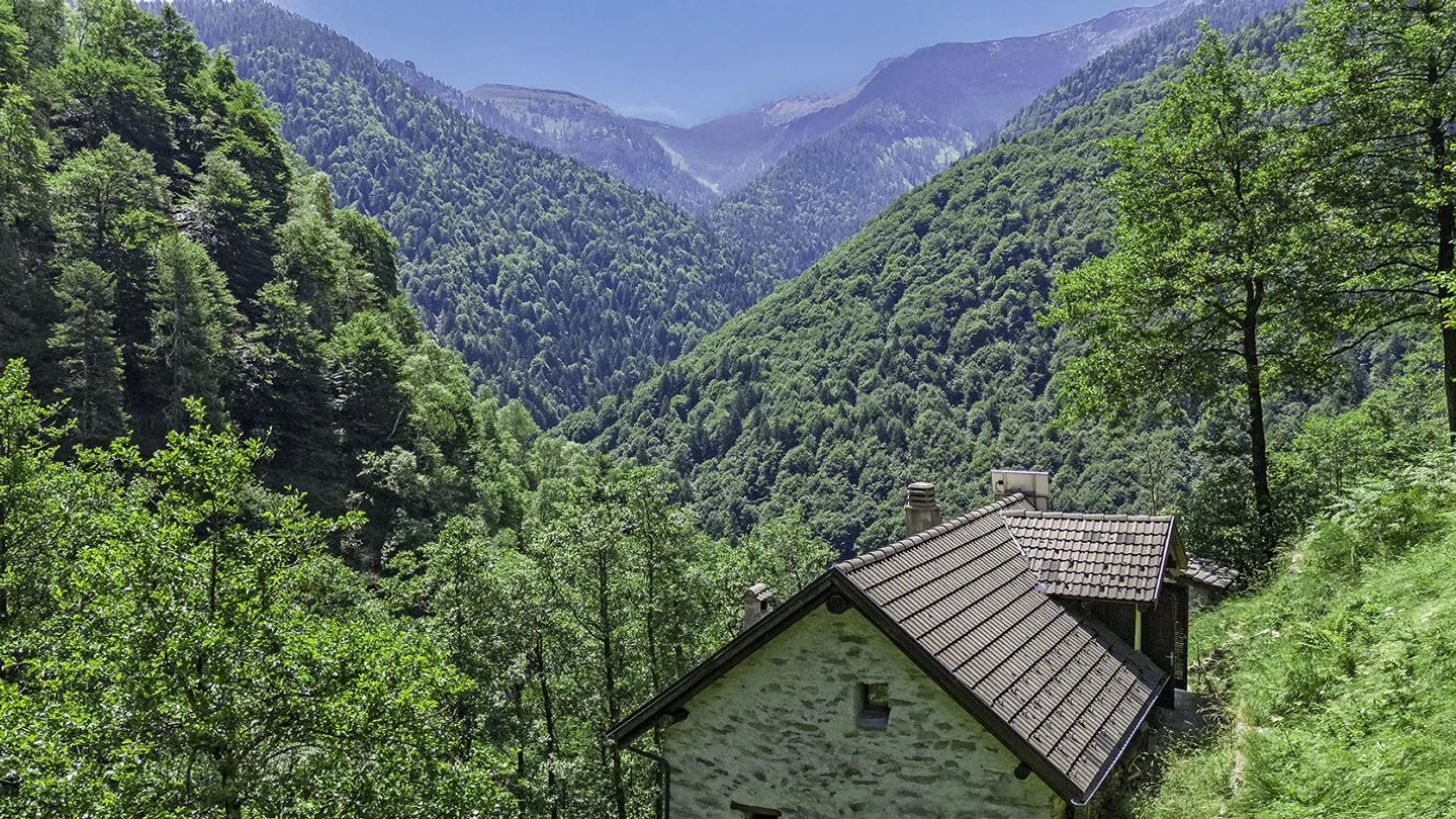 Rustico in Pietra in un Paesaggio Montano Idilliaco - Foto 18 di 29