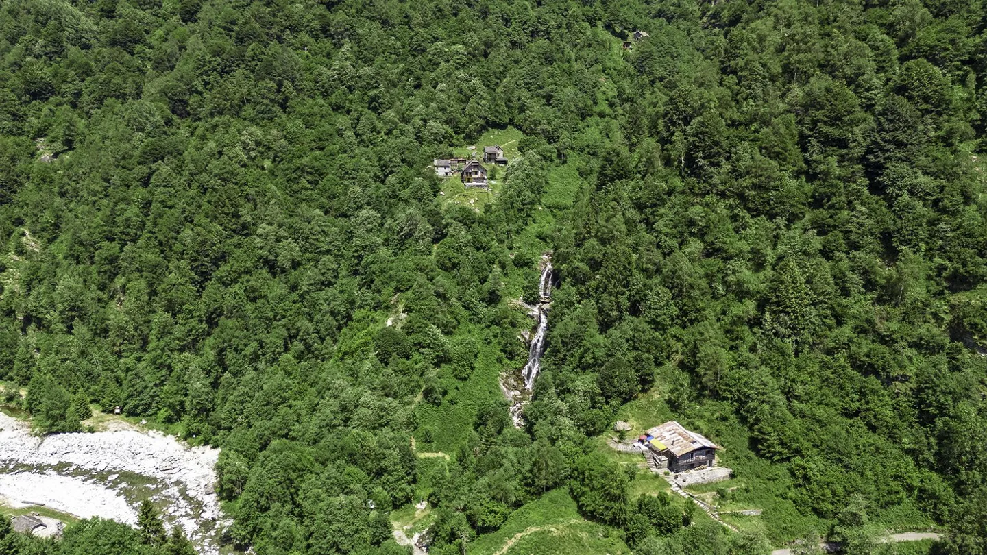 Rustico in Pietra in un Paesaggio Montano Idilliaco - Foto 19 di 29