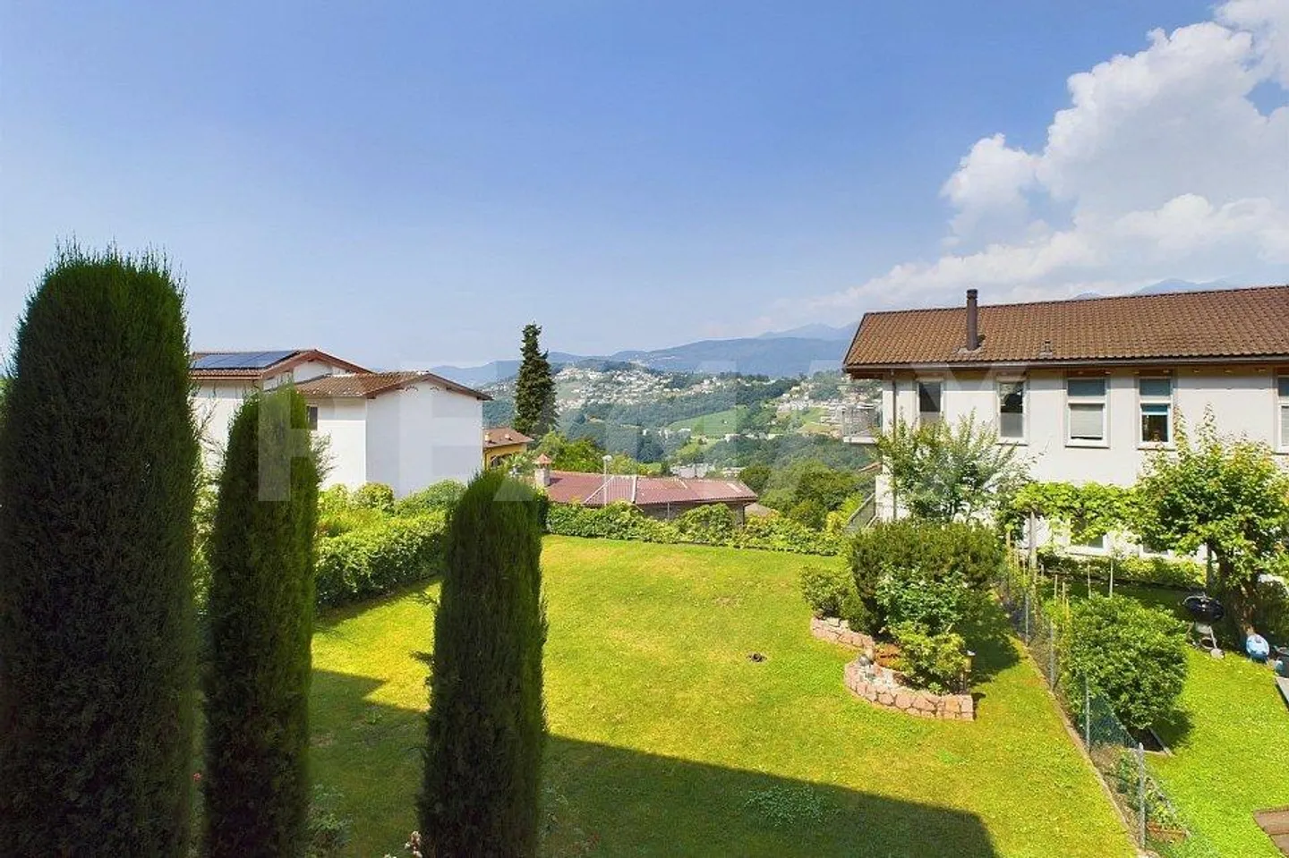 LUGANO-DAVESCO: Casa luminosa e moderna con vista mozzafiato - Foto 1 di 13