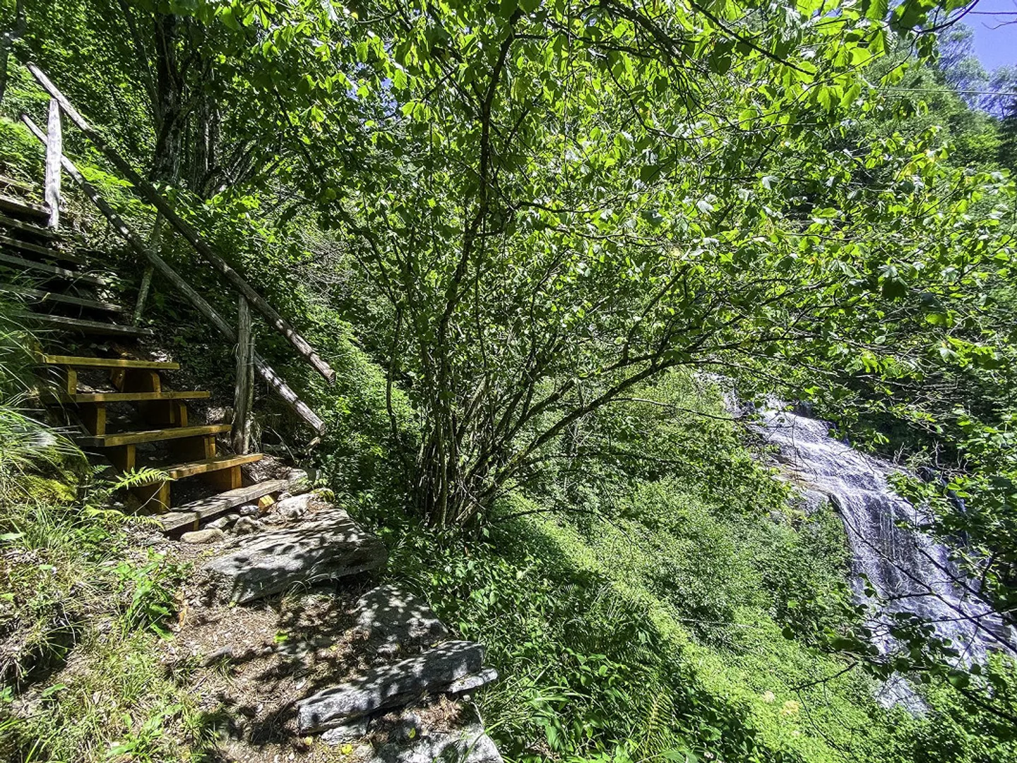 Rustico in Pietra in un Paesaggio Montano Idilliaco - Foto 21 di 29