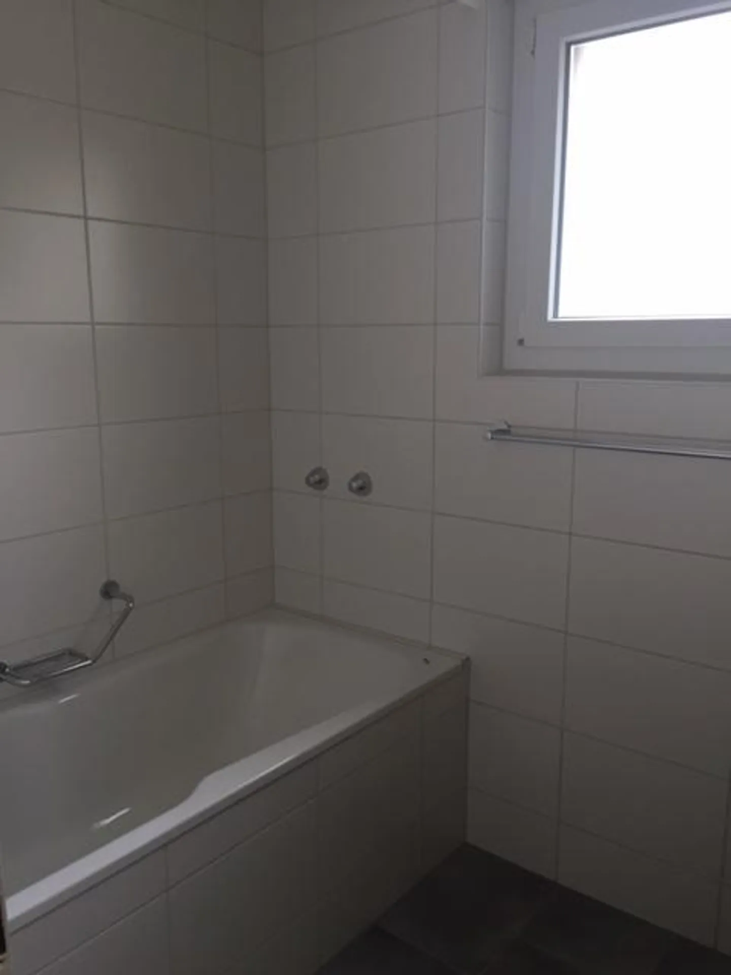 Beautiful 4.5-room apartment in Boll - Photo 3 of 6