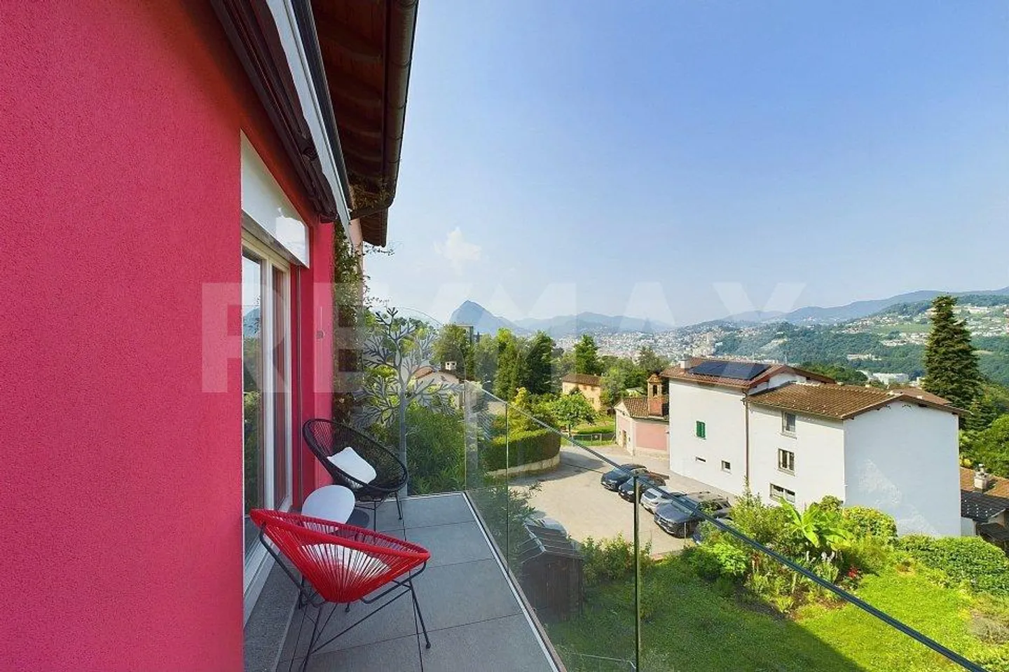 LUGANO-DAVESCO: Casa luminosa e moderna con vista mozzafiato - Foto 5 di 13
