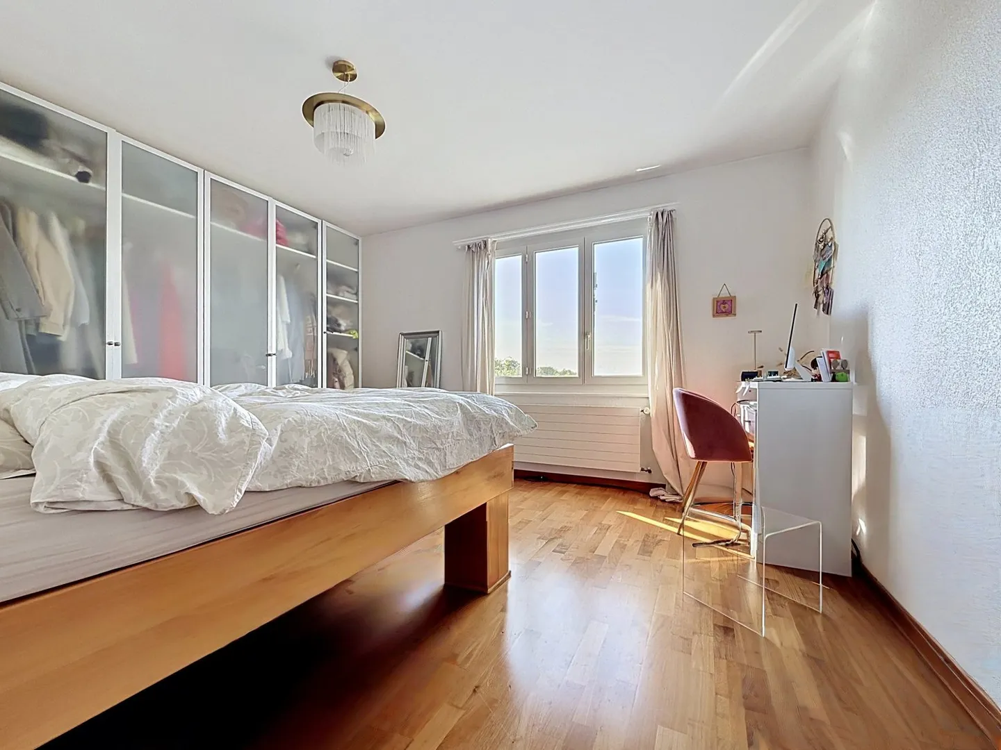 Dream house in Neuchâtel with intimate garden and covered terrace - Photo 7 of 11