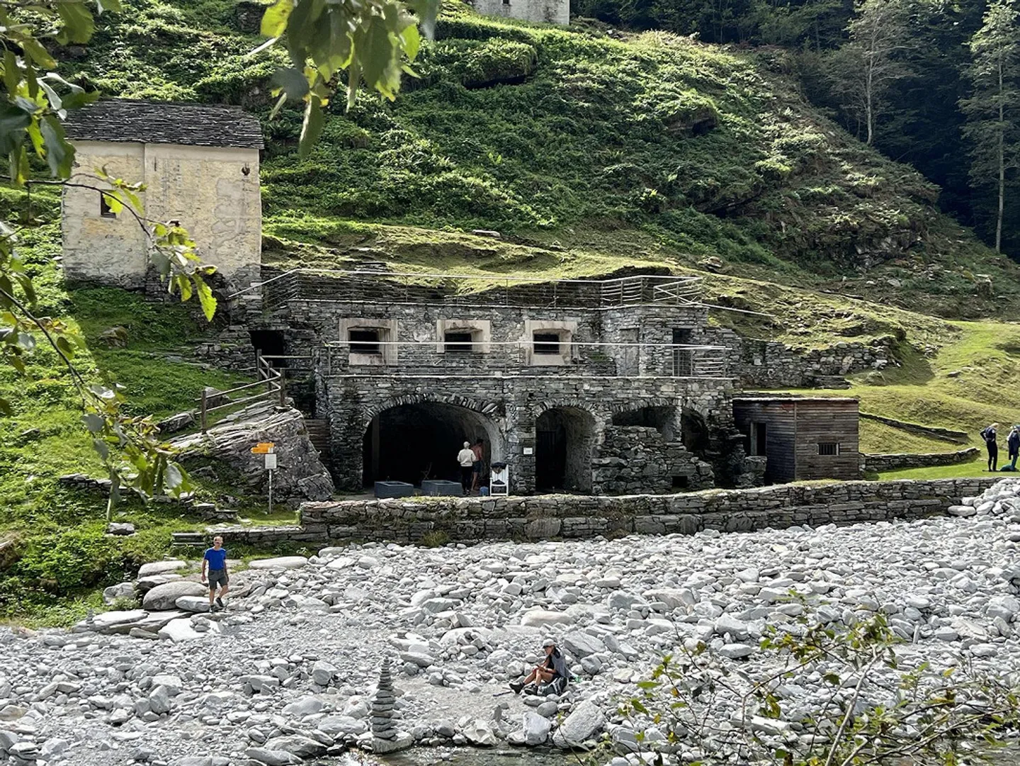 Rustico in Pietra in un Paesaggio Montano Idilliaco - Foto 27 di 29