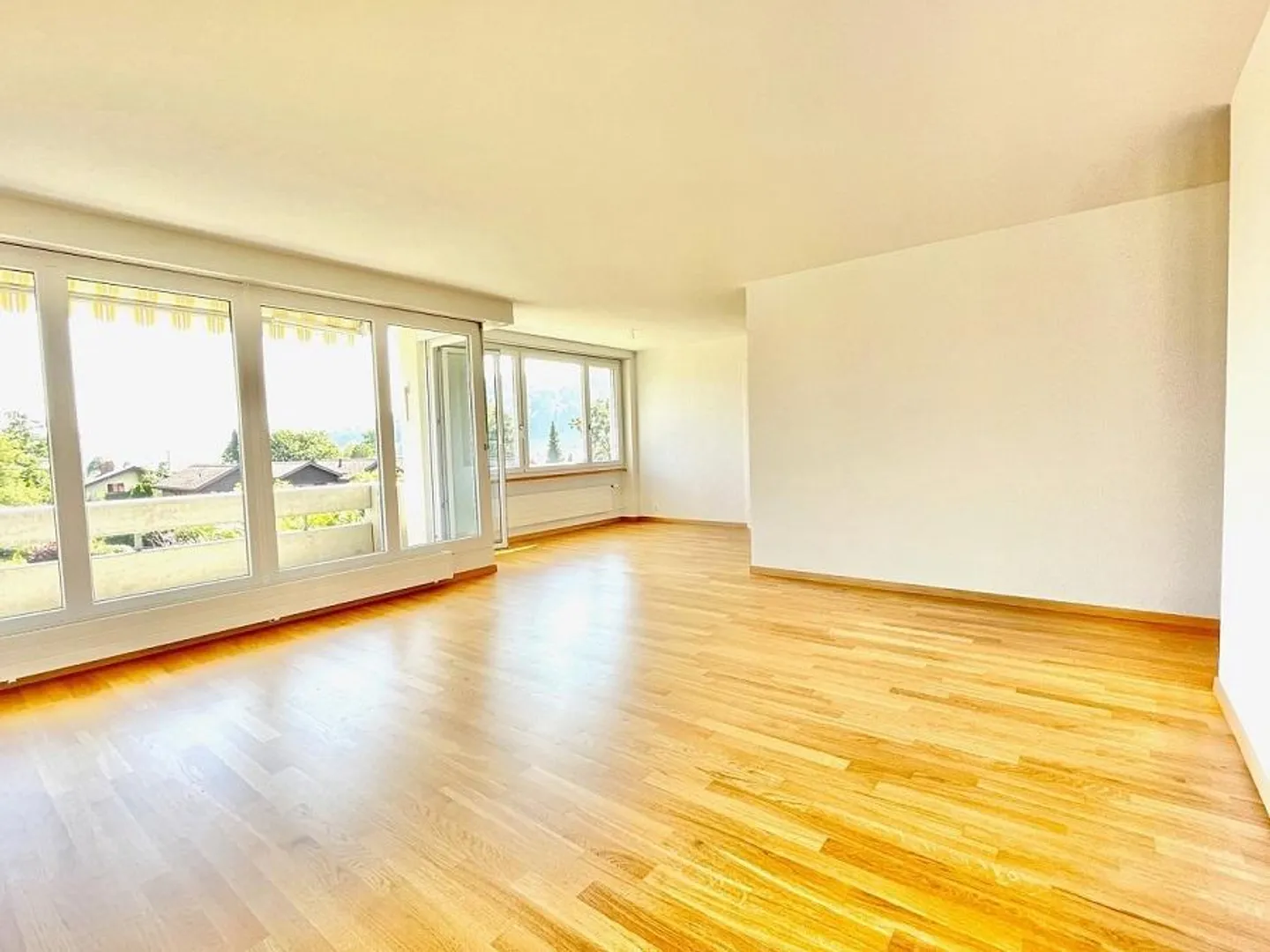 Beautiful 4.5-room apartment in Boll - Photo 5 of 6