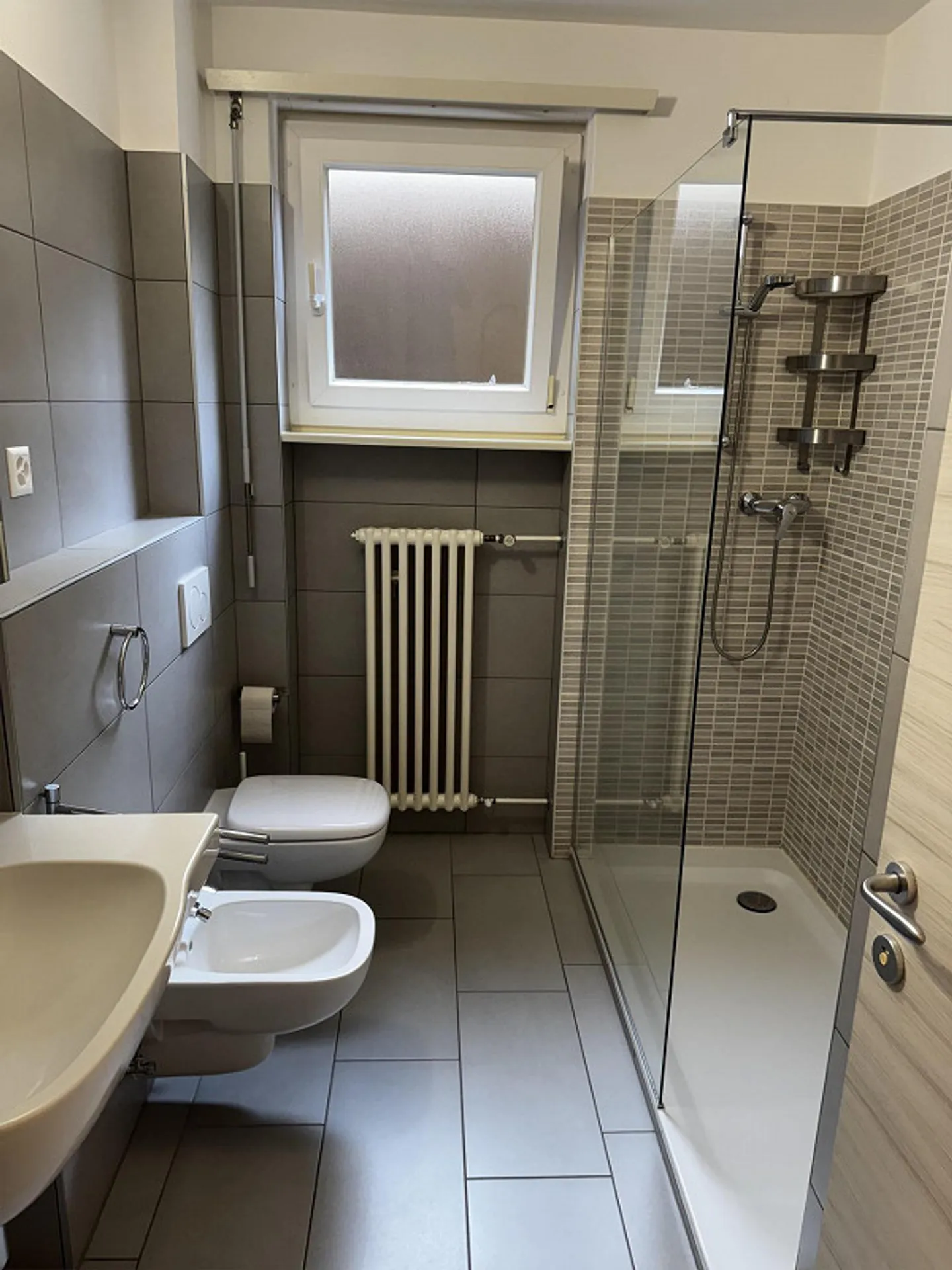 Appartamento luminoso 3.5 locali a Sorengo - Foto 2 di 7