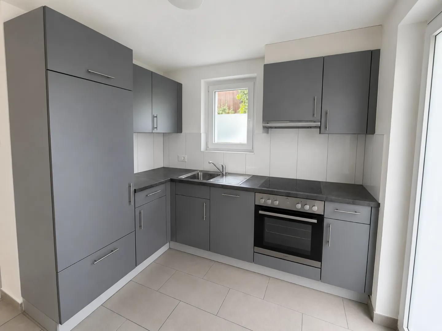 Appartement rénové avec balcons - Photo 1 sur 8