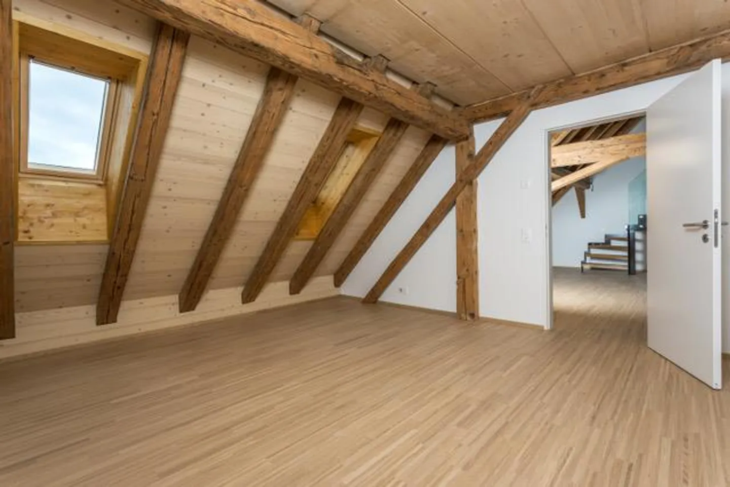 Ampio appartamento di 4,5 stanze al 2° piano e in mansarda - Foto 1 di 6