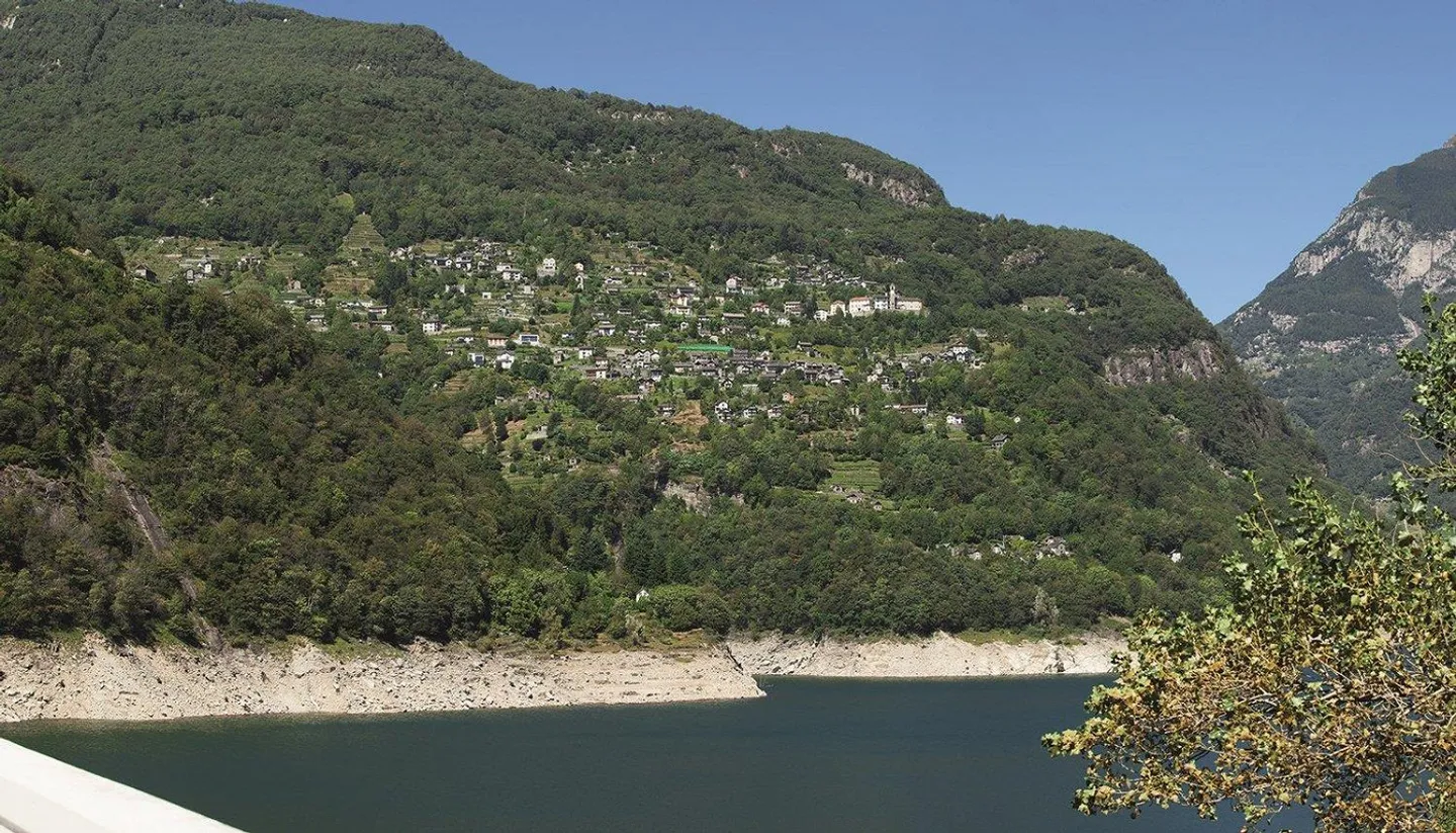 Land with APPROVED project in Mergoscia - Photo 9 of 9