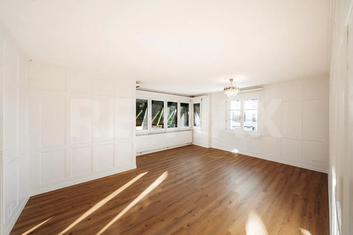 Maisonette spacieuse de 5,5 pièces avec caractère de maison individuelle dans un emplacement central - Photo 5 sur 13