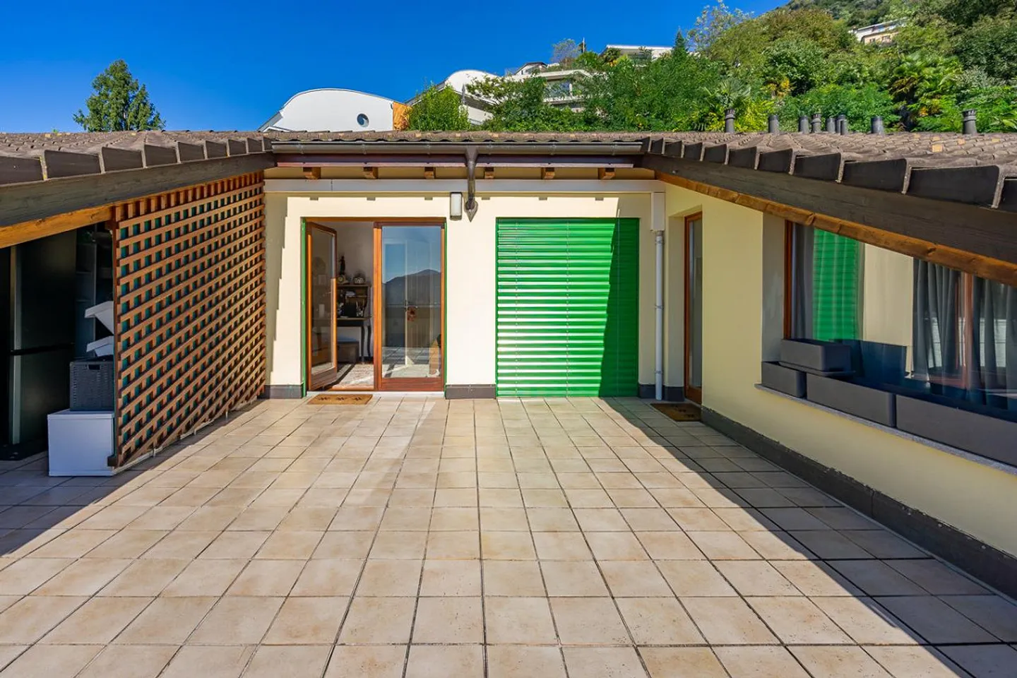Attico 5.5 locali con vista lago e giardino privato - Foto 14 di 17