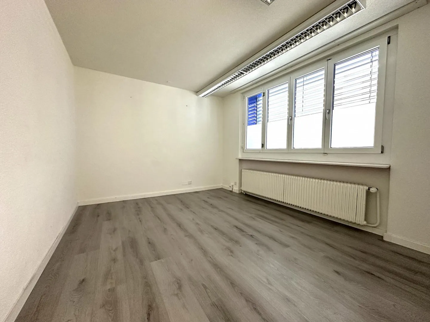 «Gewerbefläche an guter Lage - Ideal für Atelier, Büro, oder Praxis» - Foto 3 von 12