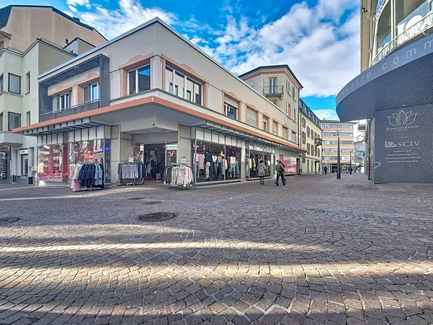 Außergewöhnlicher Geschäftsort im Herzen von Sion - maximale Sichtbarkeit - Foto 1 von 4