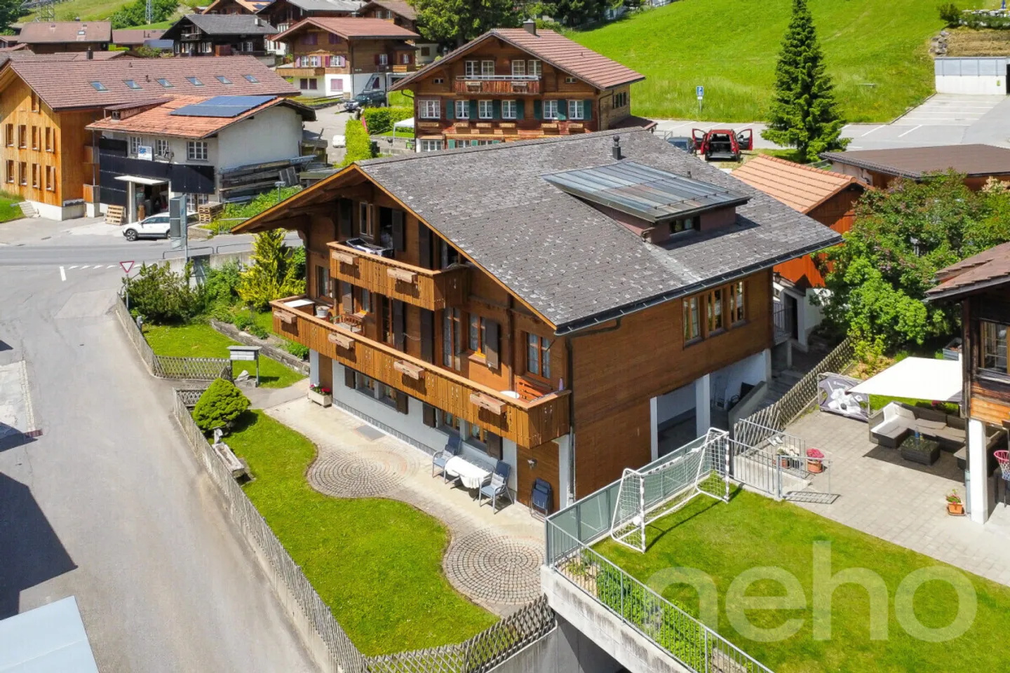 Chalet esclusivo gioiello con panorama montano in posizione centrale - Foto 1 di 13