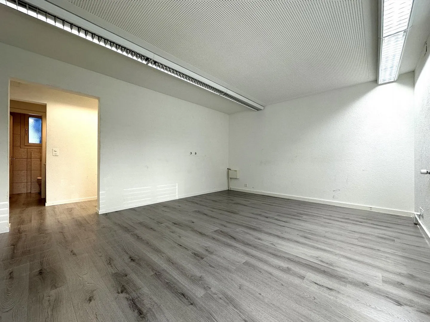 «Gewerbefläche an guter Lage - Ideal für Atelier, Büro, oder Praxis» - Foto 8 von 12