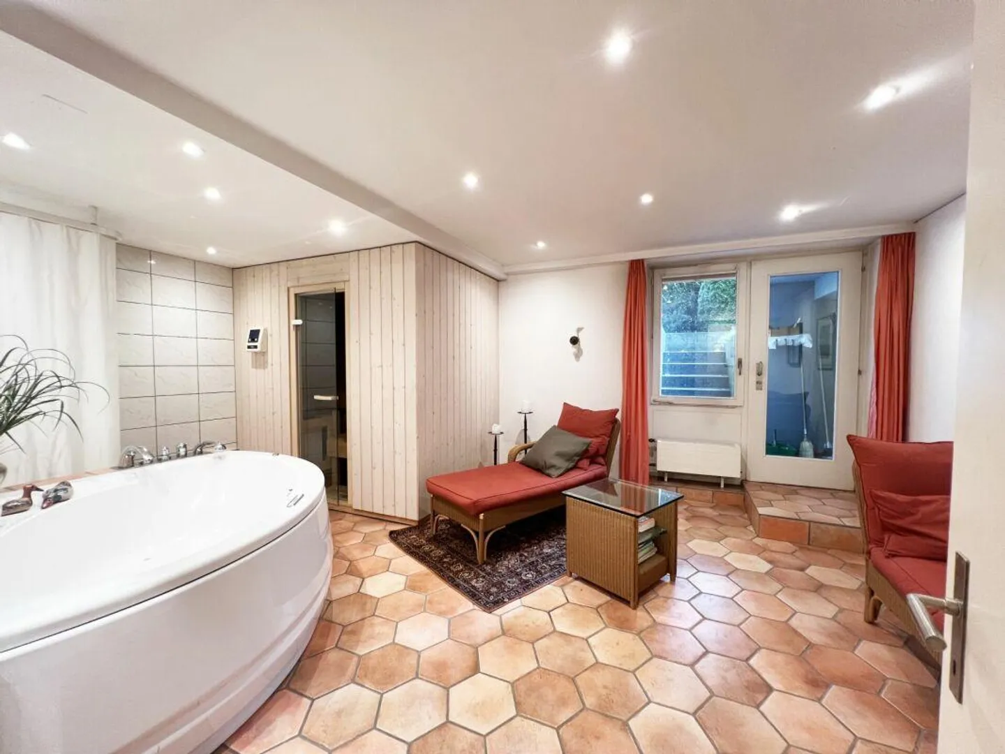 Desirable Townhouse in the Center of Brugg - Photo 9 of 11