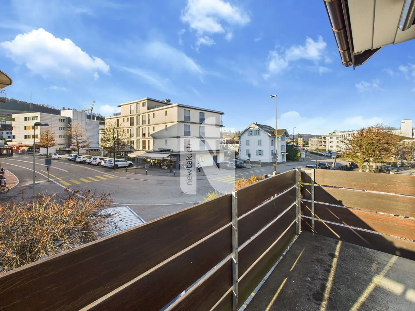 5.5-Room Maisonette in Prime Location with Communal Garden and Terrace - Photo 2 of 13