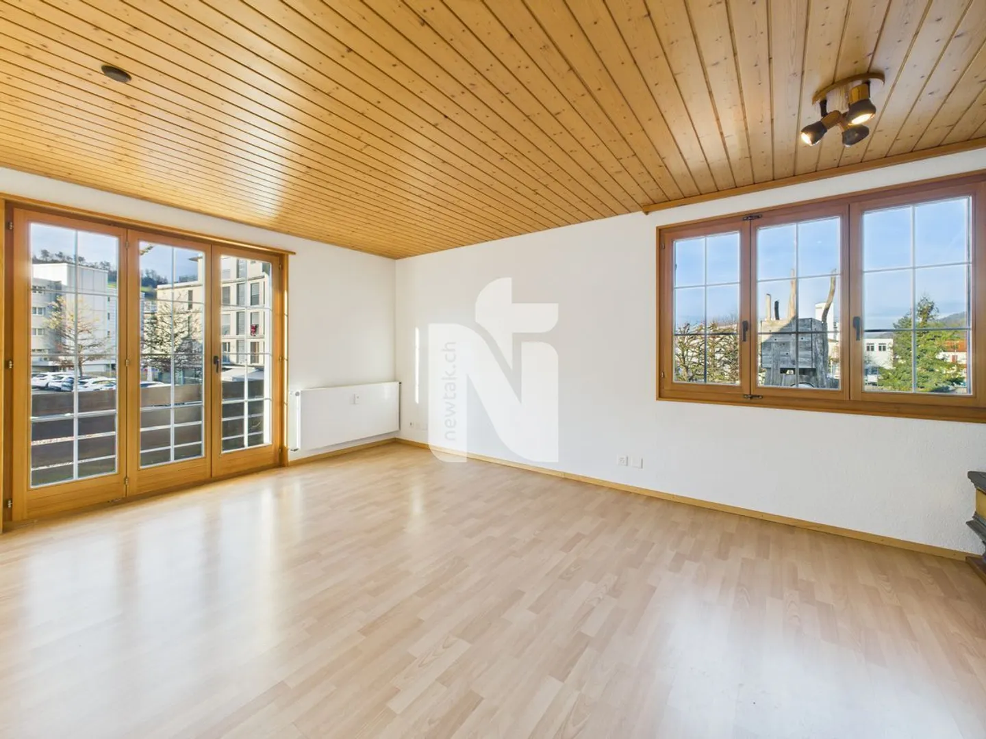 5.5-Room Maisonette in Prime Location with Communal Garden and Terrace - Photo 6 of 13